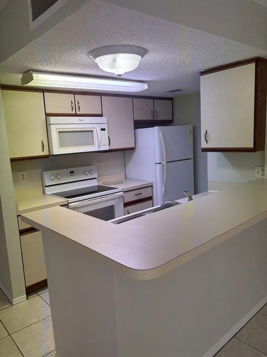 For Rent: $1,650 (2 beds, 2 baths, 952 Square Feet)