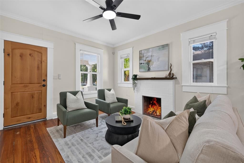 For Sale: $365,000 (3 beds, 1 baths, 1044 Square Feet)