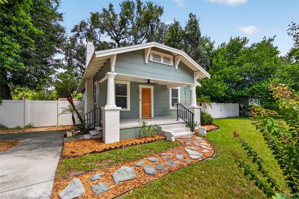 For Sale: $365,000 (3 beds, 1 baths, 1044 Square Feet)