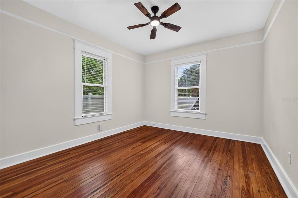 For Sale: $365,000 (3 beds, 1 baths, 1044 Square Feet)