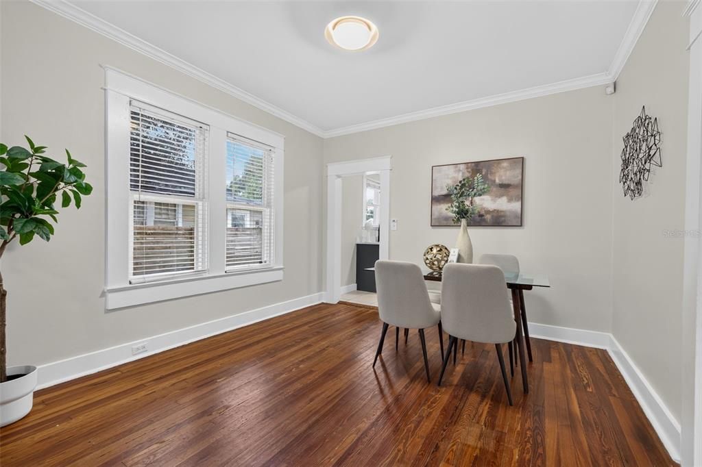 For Sale: $365,000 (3 beds, 1 baths, 1044 Square Feet)