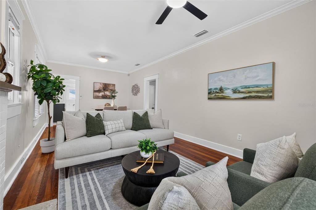 For Sale: $365,000 (3 beds, 1 baths, 1044 Square Feet)