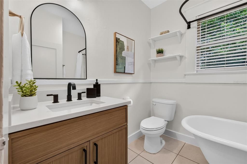 For Sale: $365,000 (3 beds, 1 baths, 1044 Square Feet)