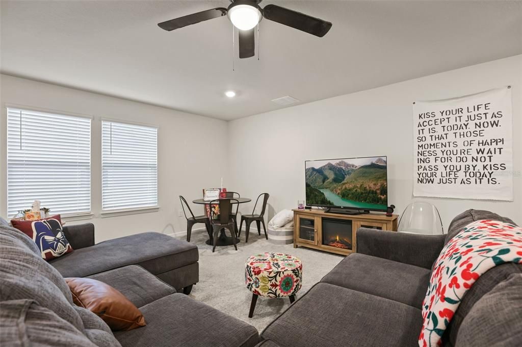 For Sale: $697,000 (5 beds, 3 baths, 2900 Square Feet)
