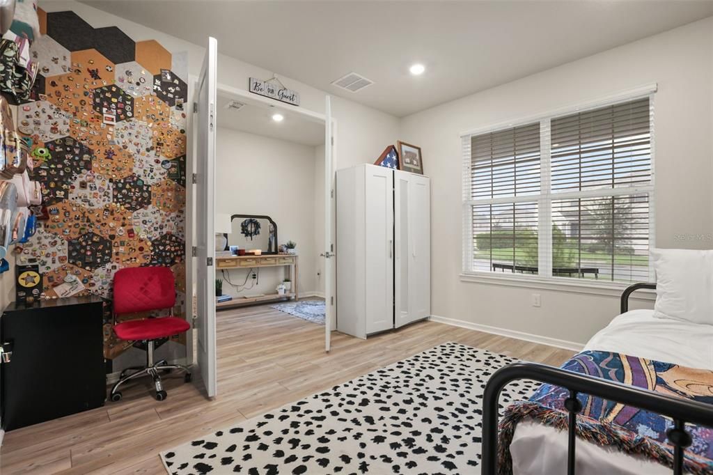 For Sale: $697,000 (5 beds, 3 baths, 2900 Square Feet)