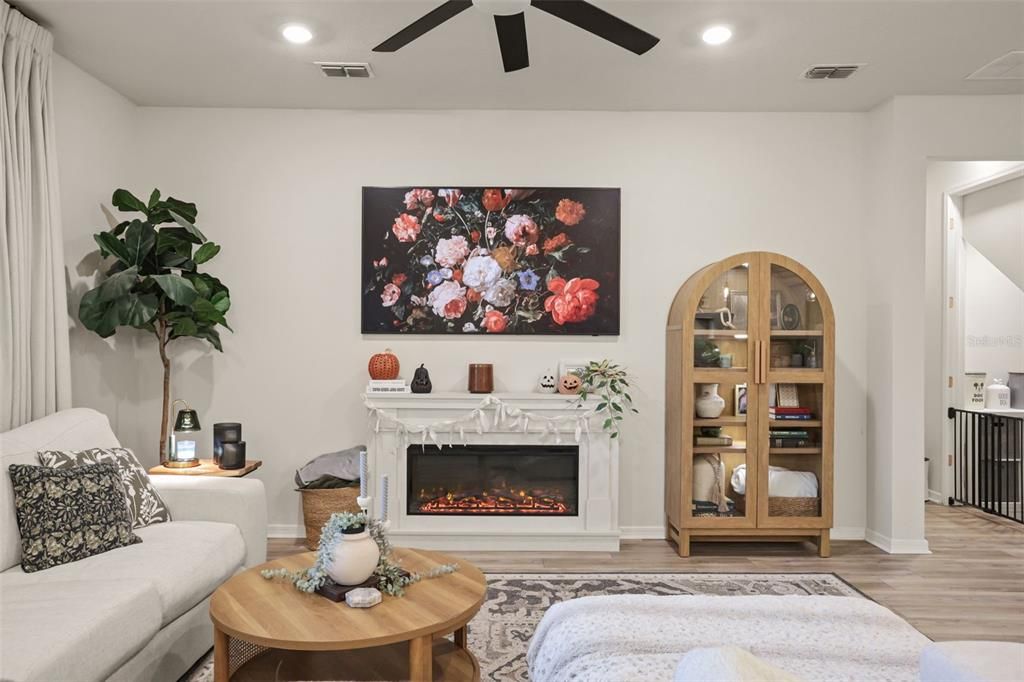 For Sale: $697,000 (5 beds, 3 baths, 2900 Square Feet)