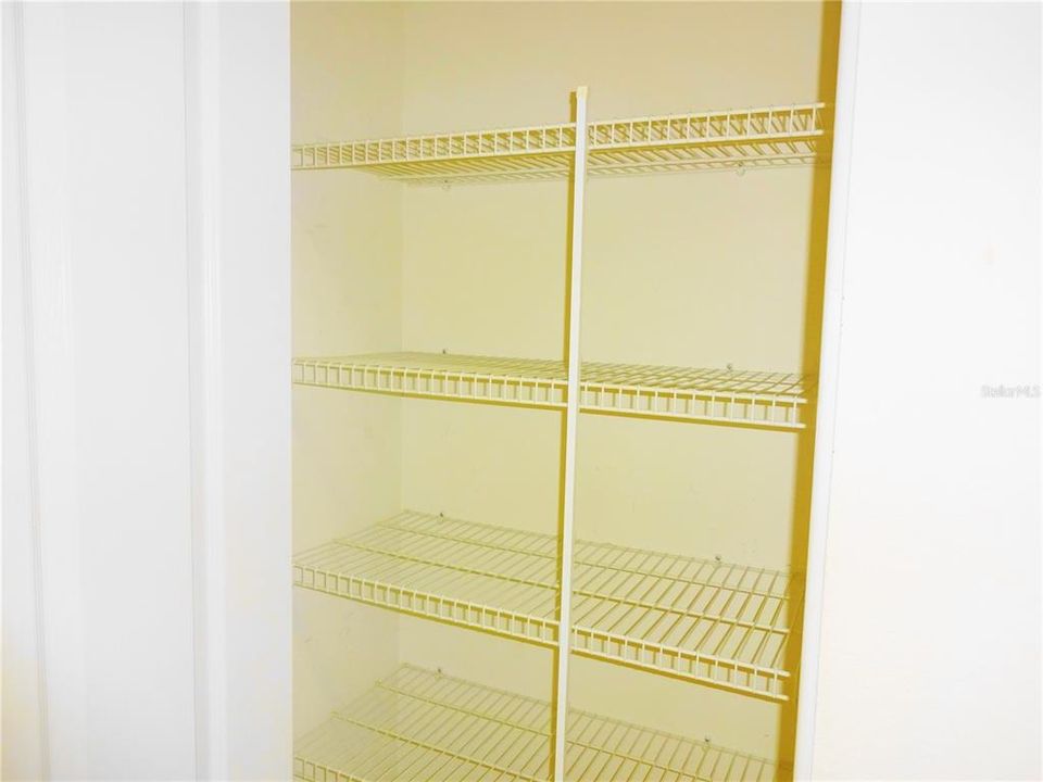 For Sale: $159,900 (2 beds, 2 baths, 1110 Square Feet)