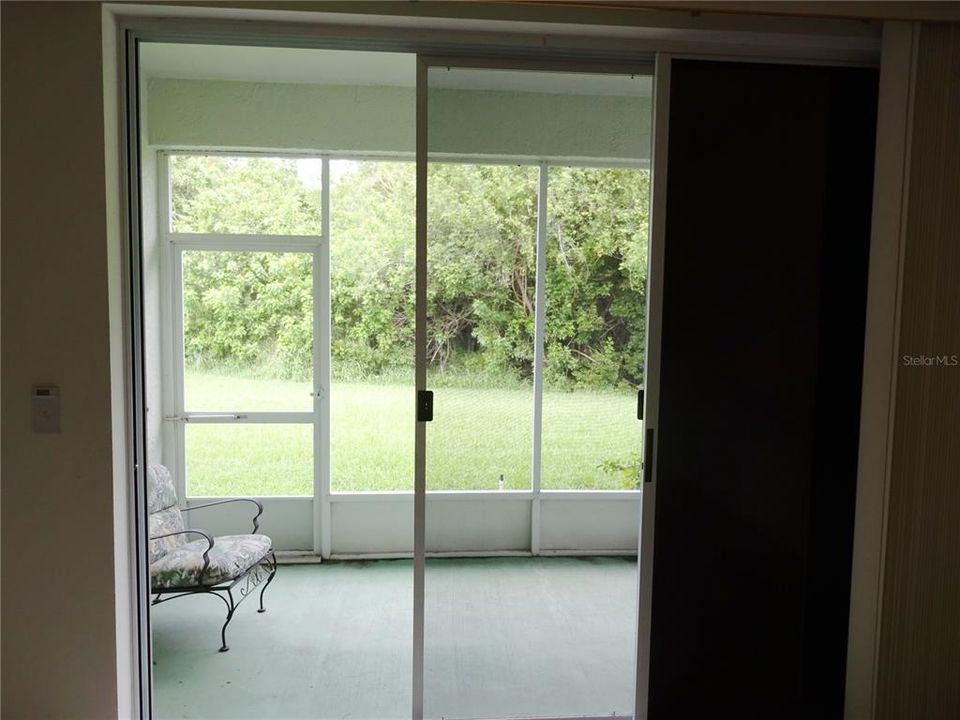 For Sale: $159,900 (2 beds, 2 baths, 1110 Square Feet)