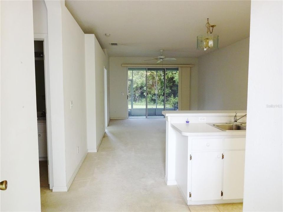 For Sale: $159,900 (2 beds, 2 baths, 1110 Square Feet)