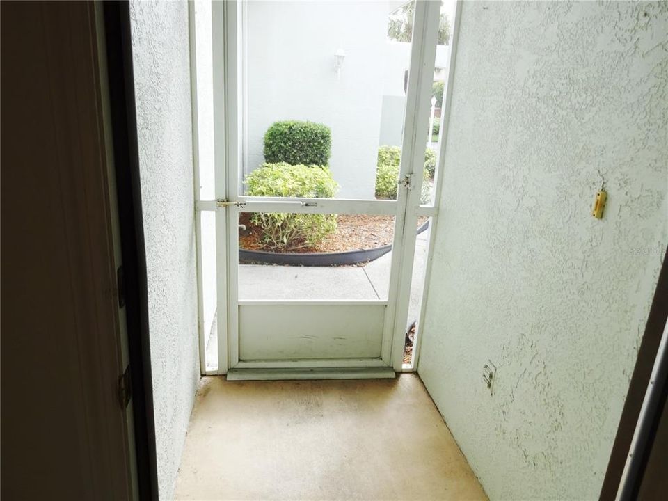 For Sale: $159,900 (2 beds, 2 baths, 1110 Square Feet)