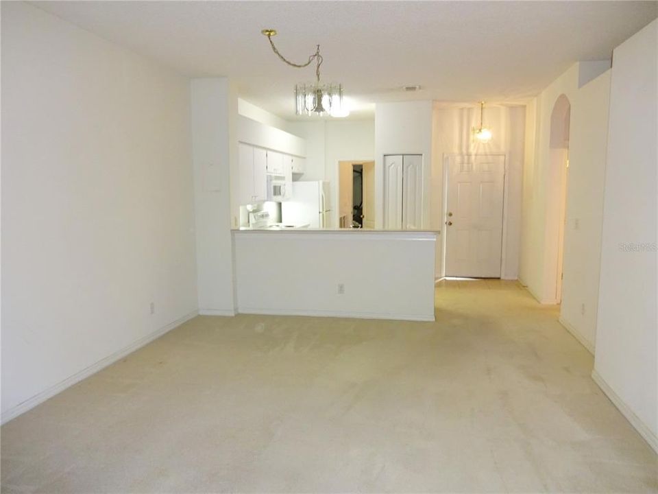 For Sale: $159,900 (2 beds, 2 baths, 1110 Square Feet)