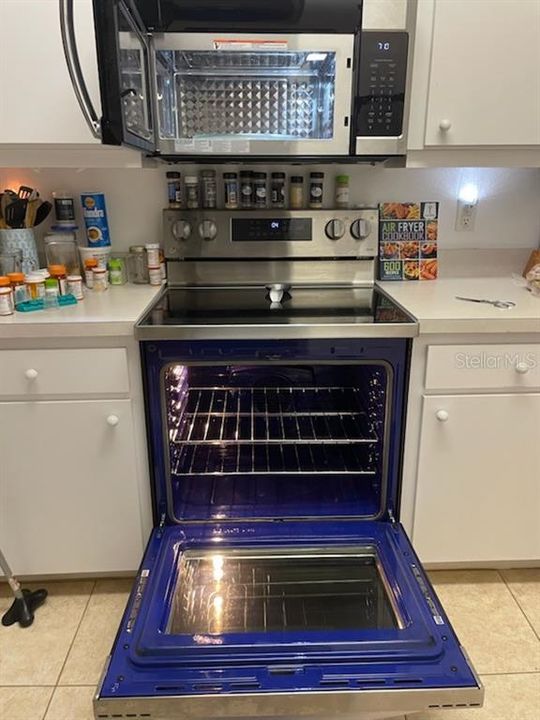 For Sale: $159,900 (2 beds, 2 baths, 1110 Square Feet)