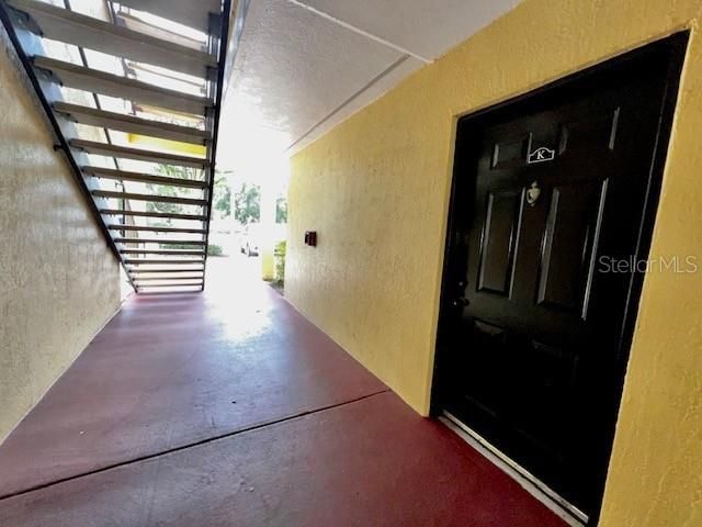 For Rent: $1,400 (1 beds, 1 baths, 830 Square Feet)