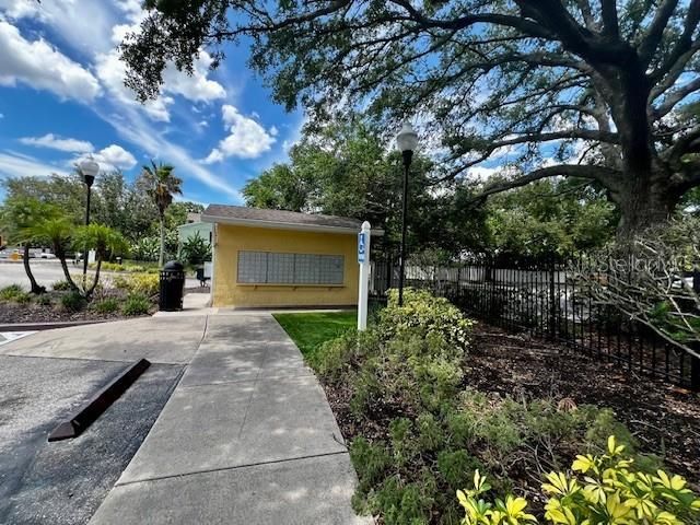 For Rent: $1,400 (1 beds, 1 baths, 830 Square Feet)