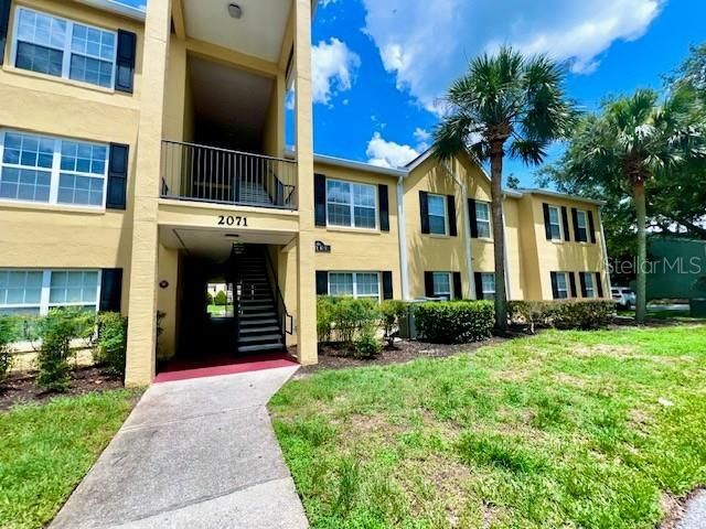 For Rent: $1,400 (1 beds, 1 baths, 830 Square Feet)