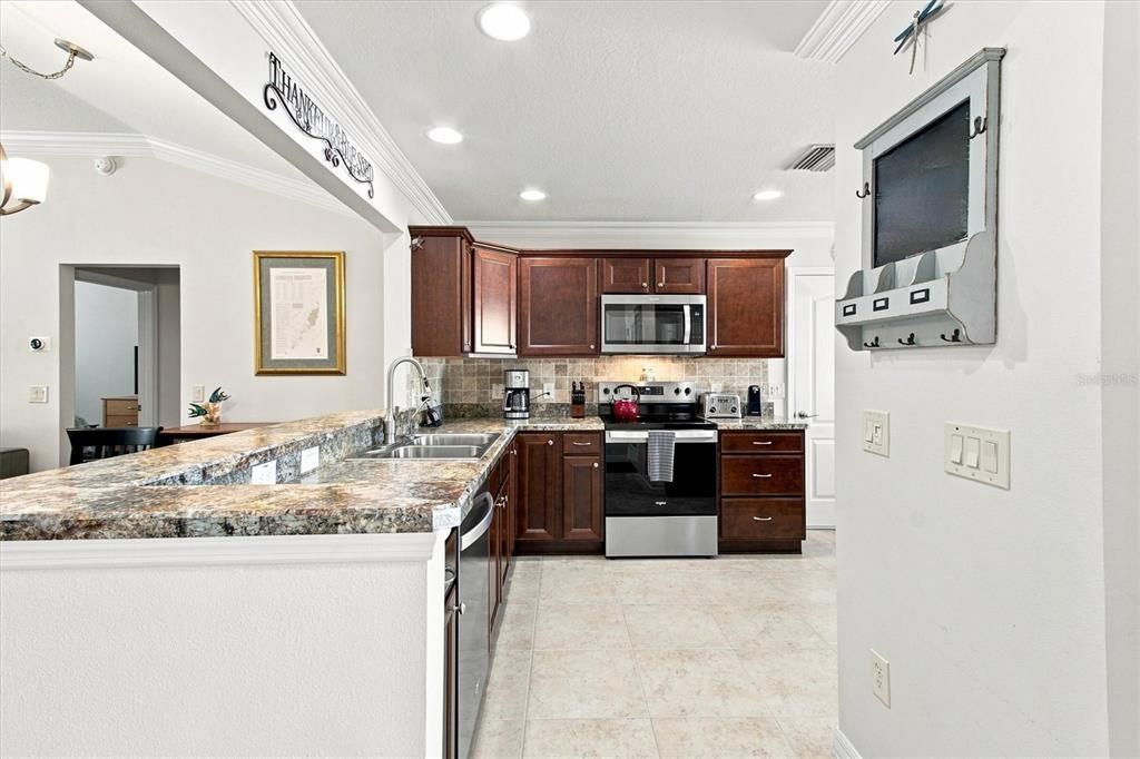 Active With Contract: $524,900 (3 beds, 2 baths, 1574 Square Feet)