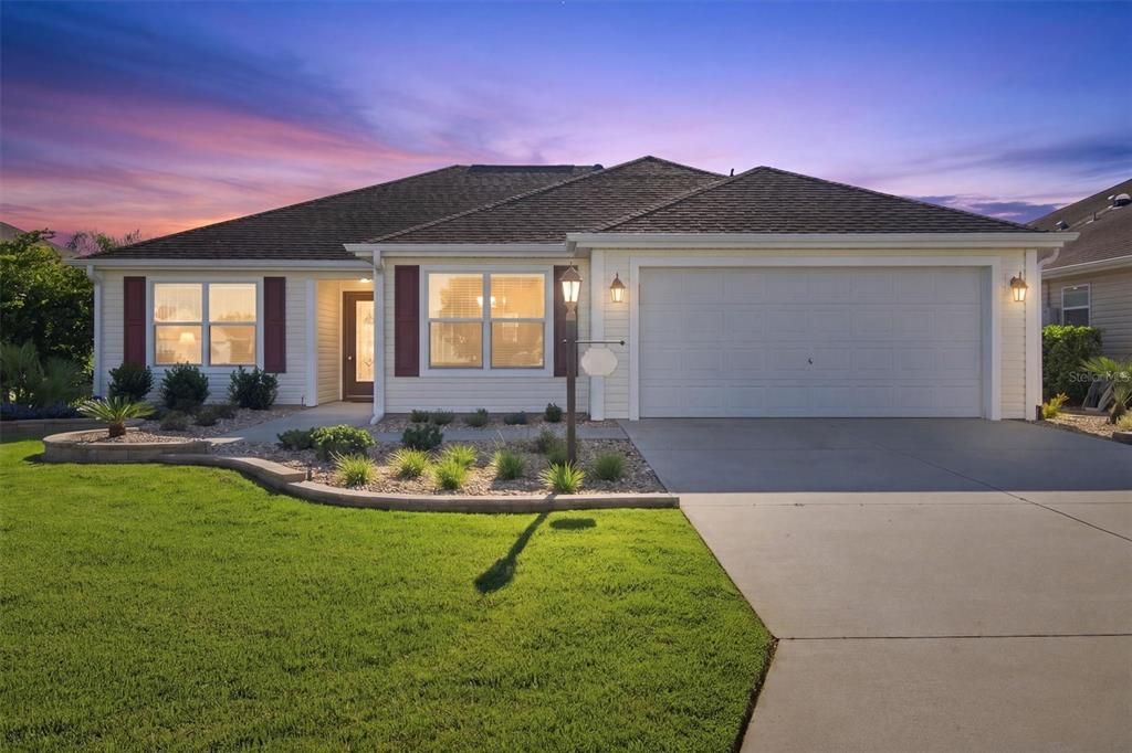 Active With Contract: $524,900 (3 beds, 2 baths, 1574 Square Feet)