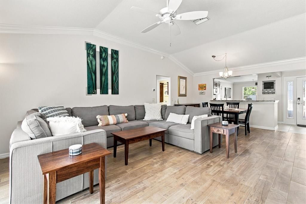 Active With Contract: $524,900 (3 beds, 2 baths, 1574 Square Feet)