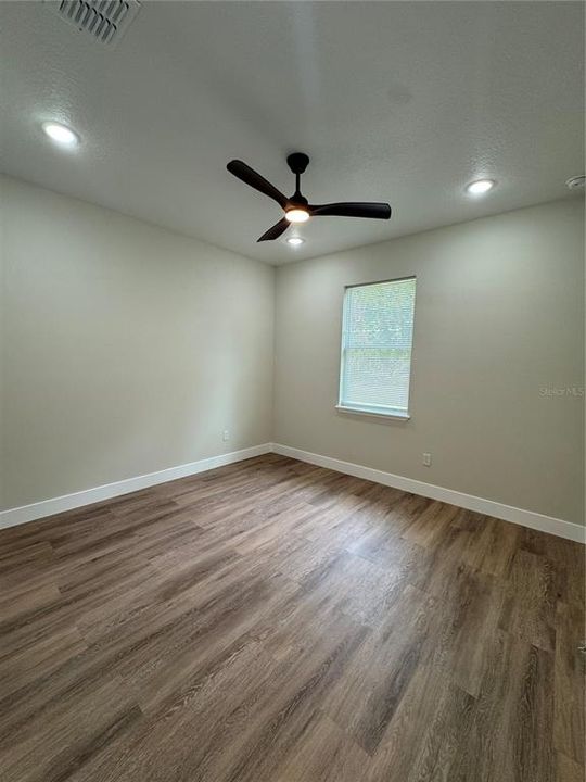 For Sale: $289,900 (3 beds, 2 baths, 1200 Square Feet)