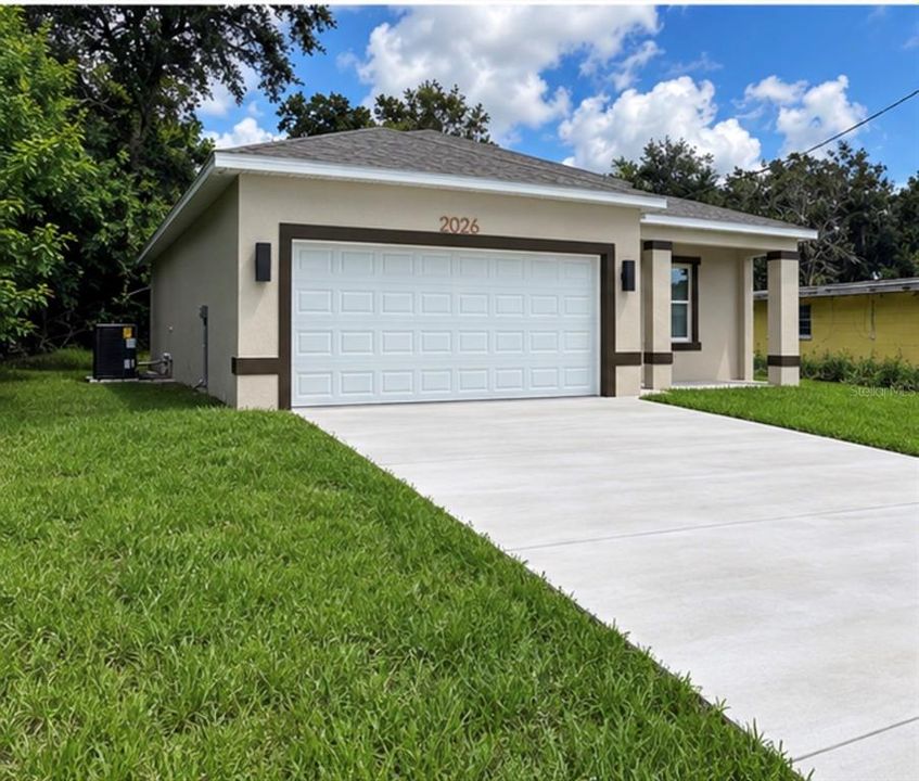 For Sale: $289,900 (3 beds, 2 baths, 1200 Square Feet)
