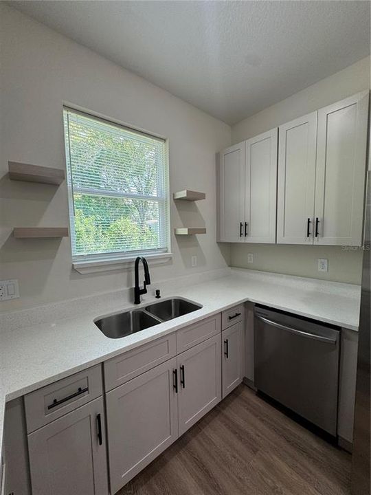For Sale: $289,900 (3 beds, 2 baths, 1200 Square Feet)