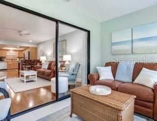В аренду: $1,800 (2 спален, 2 ванн, 912 Квадратных фут)