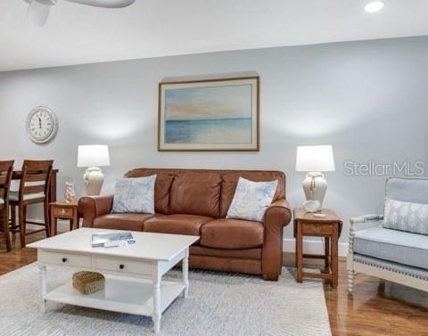 В аренду: $1,800 (2 спален, 2 ванн, 912 Квадратных фут)