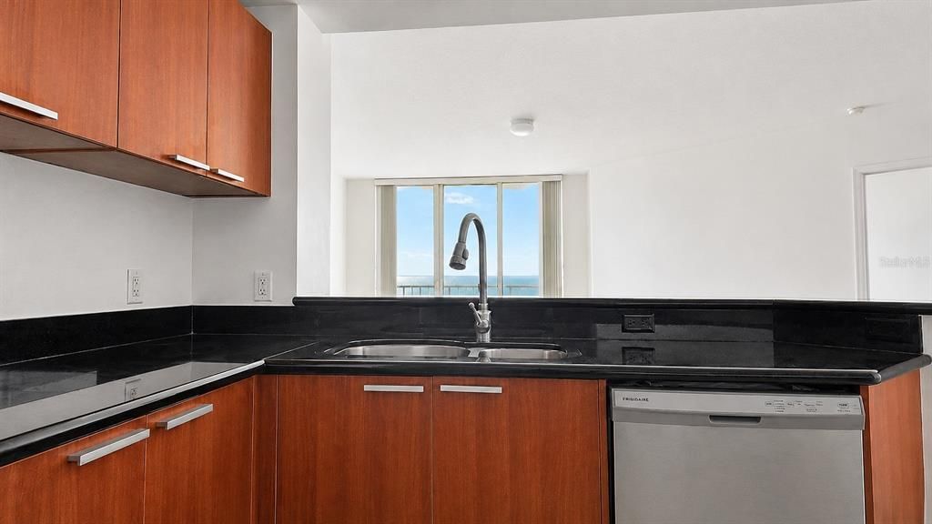 En Venta: $310,900 (2 camas, 2 baños, 1660 Pies cuadrados)