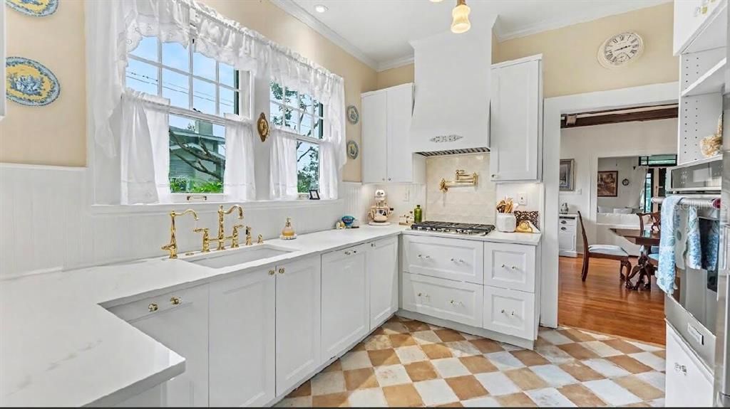 For Sale: $499,000 (3 beds, 2 baths, 2187 Square Feet)