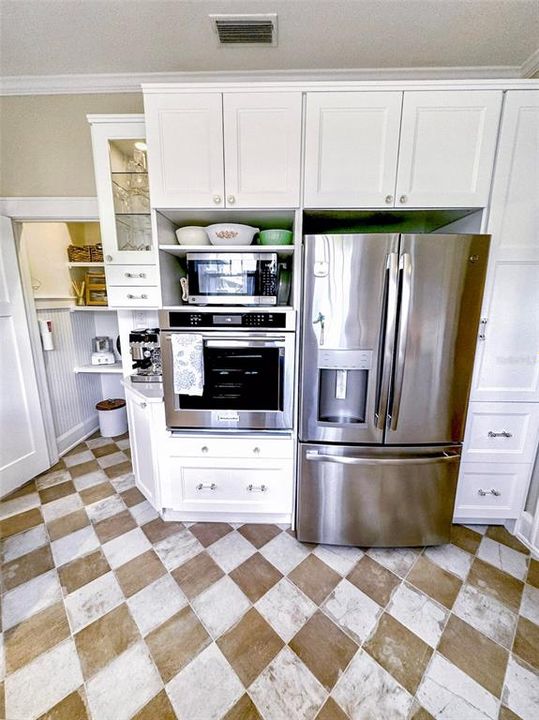 For Sale: $499,000 (3 beds, 2 baths, 2187 Square Feet)