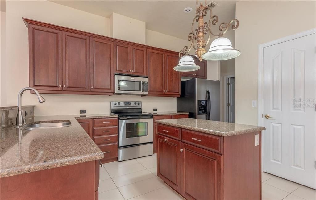 For Rent: $3,200 (3 beds, 2 baths, 2248 Square Feet)