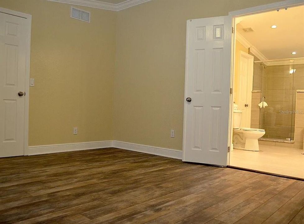 En Venta: $459,000 (4 camas, 2 baños, 2240 Pies cuadrados)