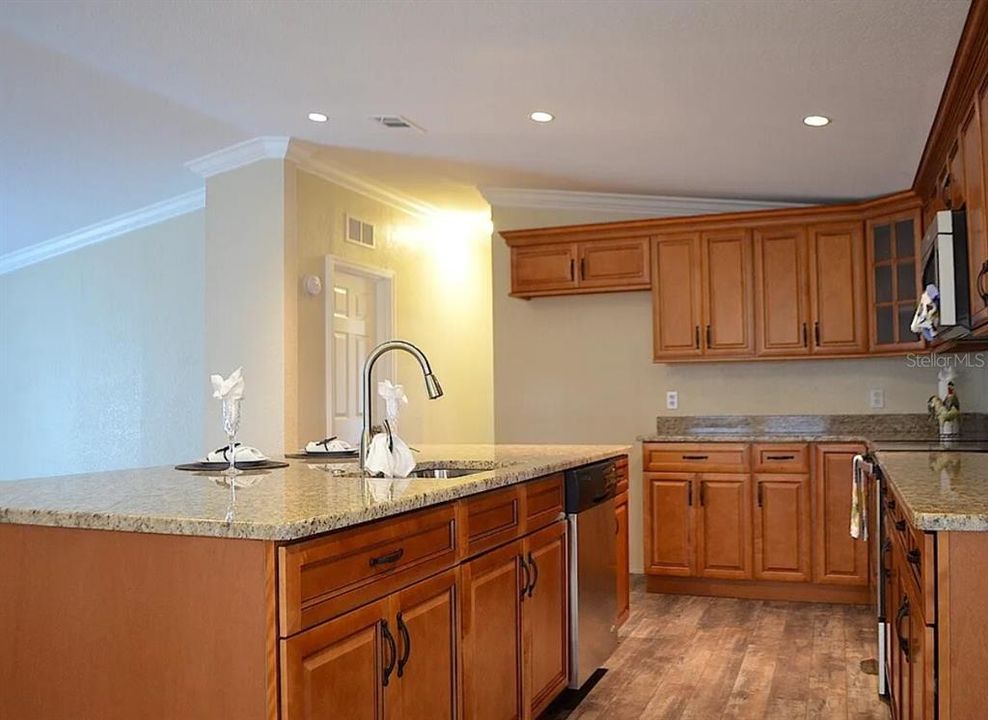 En Venta: $459,000 (4 camas, 2 baños, 2240 Pies cuadrados)