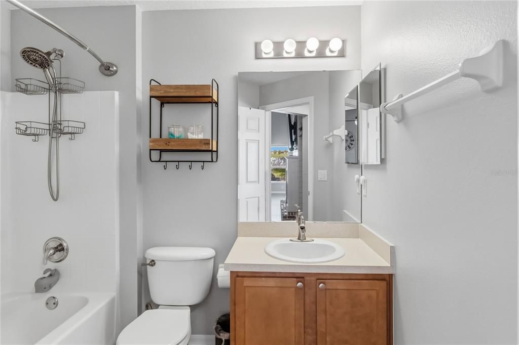 En Venta: $339,980 (3 camas, 2 baños, 1636 Pies cuadrados)