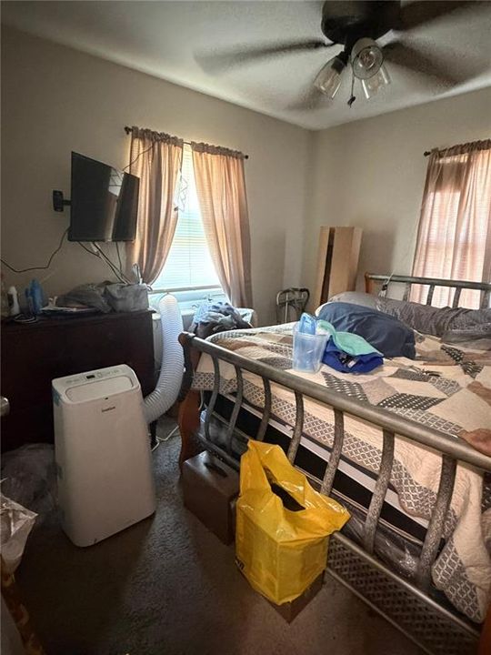 На продажу: $179,999 (3 спален, 2 ванн, 966 Квадратных фут)