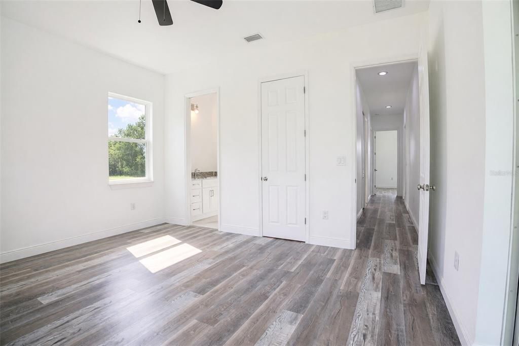 For Sale: $520,000 (4 beds, 3 baths, 2706 Square Feet)