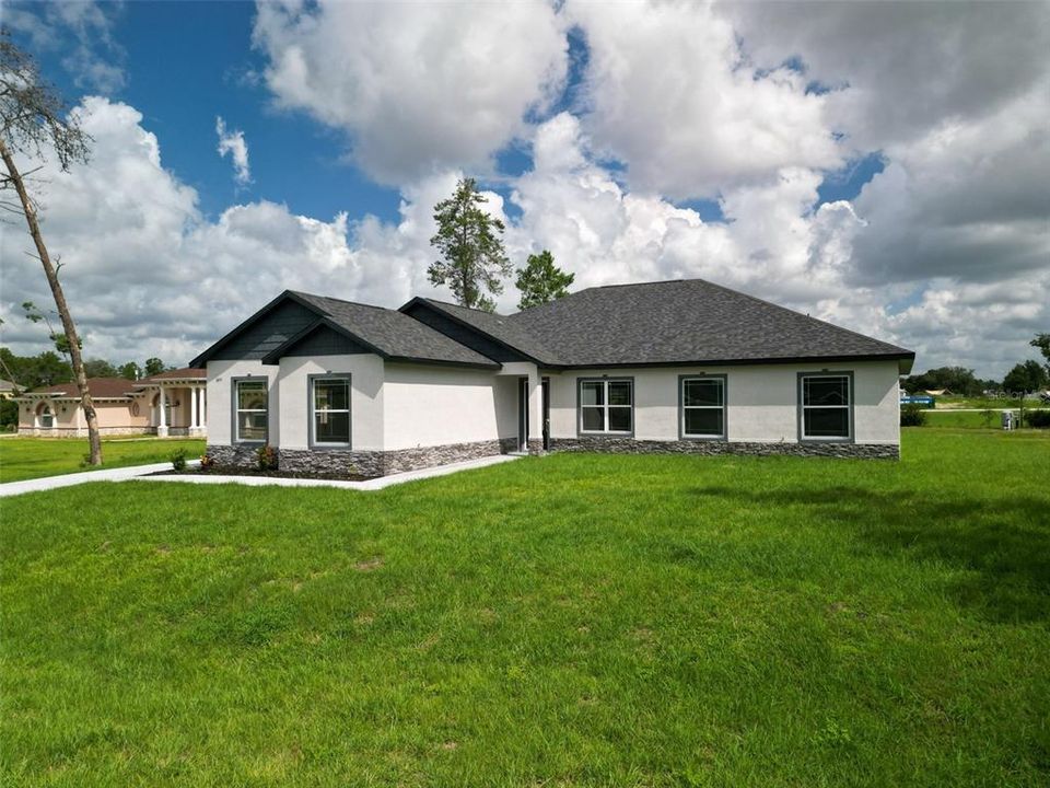 For Sale: $520,000 (4 beds, 3 baths, 2706 Square Feet)