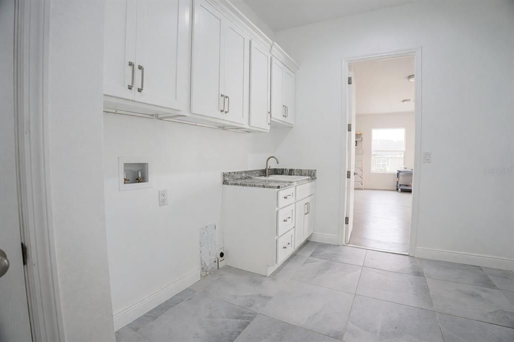 For Sale: $520,000 (4 beds, 3 baths, 2706 Square Feet)