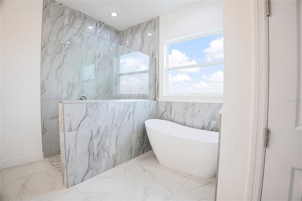 For Sale: $520,000 (4 beds, 3 baths, 2706 Square Feet)