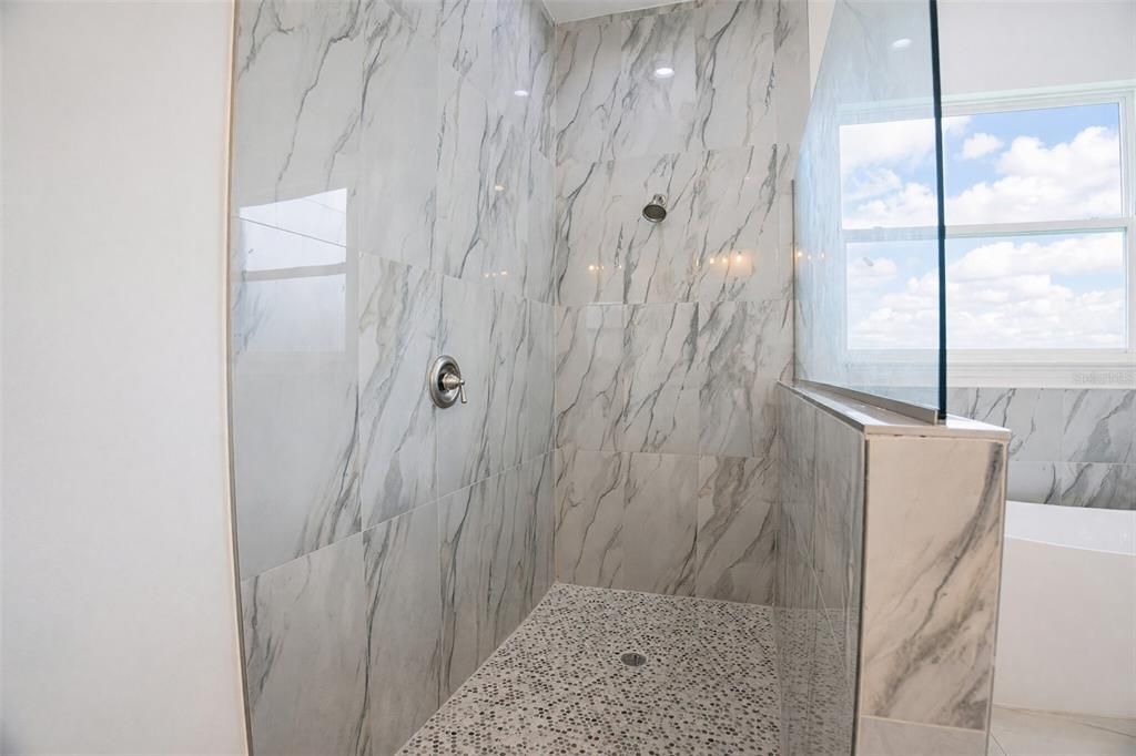 For Sale: $520,000 (4 beds, 3 baths, 2706 Square Feet)