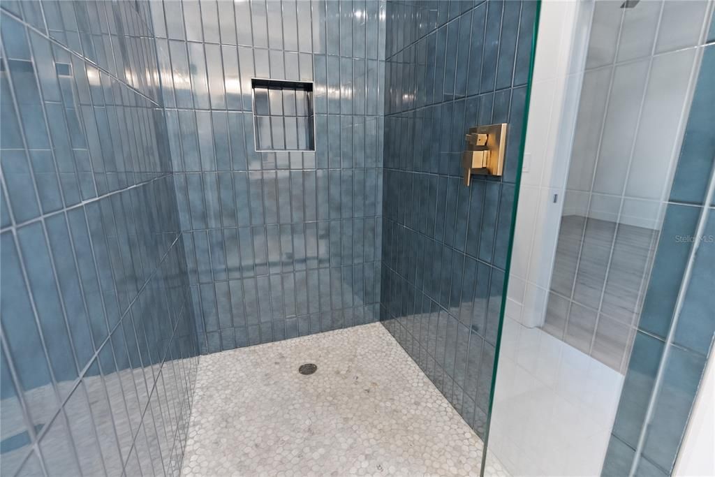 For Sale: $515,000 (3 beds, 2 baths, 1719 Square Feet)