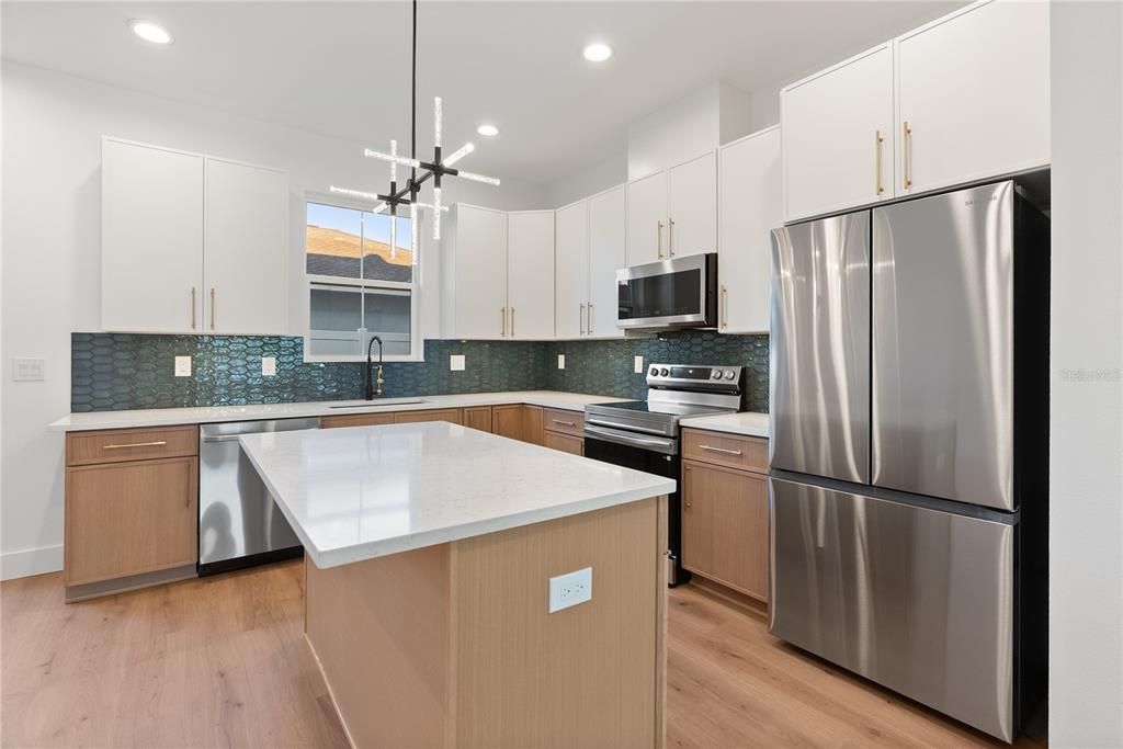 For Sale: $515,000 (3 beds, 2 baths, 1719 Square Feet)