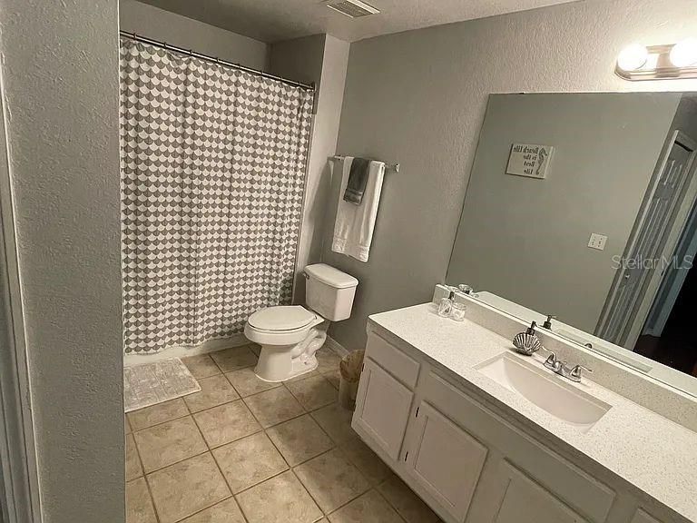 В аренду: $1,900 (2 спален, 2 ванн, 1235 Квадратных фут)