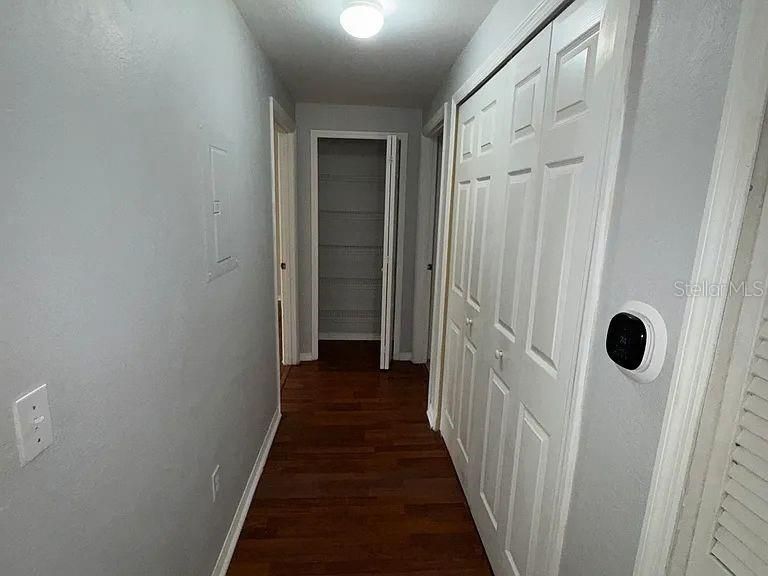 В аренду: $1,900 (2 спален, 2 ванн, 1235 Квадратных фут)