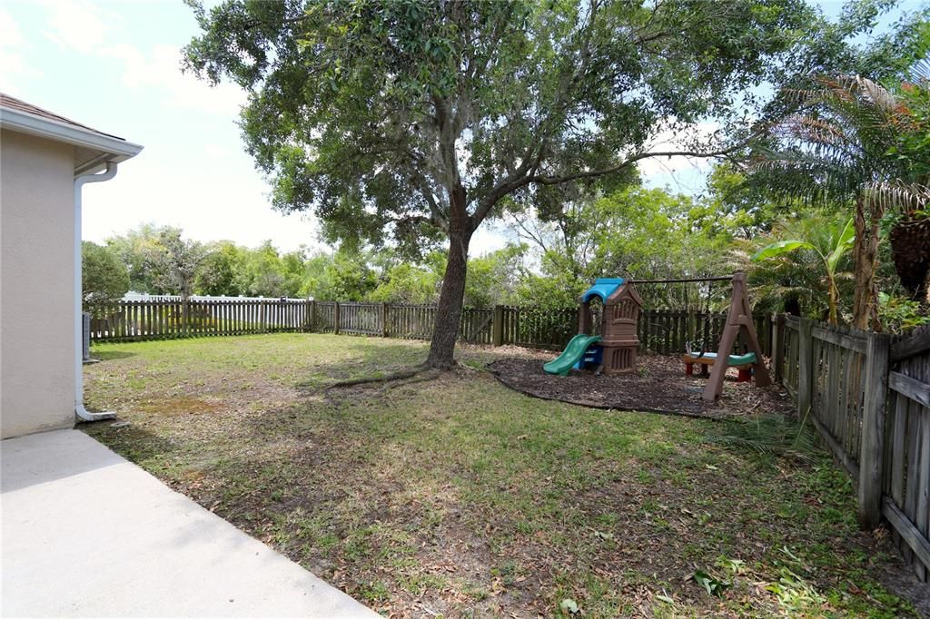 For Rent: $2,100 (3 beds, 2 baths, 1622 Square Feet)