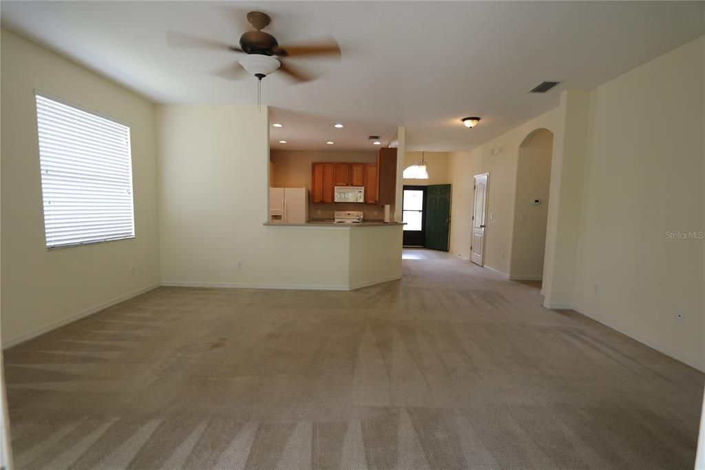 For Rent: $2,100 (3 beds, 2 baths, 1622 Square Feet)