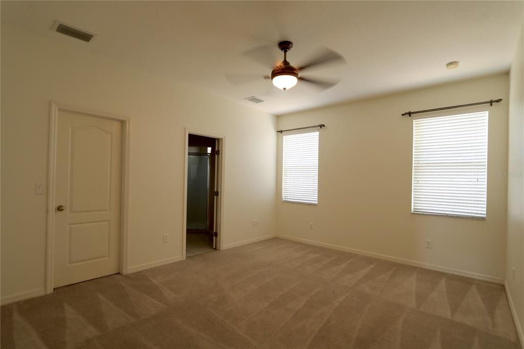 For Rent: $2,100 (3 beds, 2 baths, 1622 Square Feet)