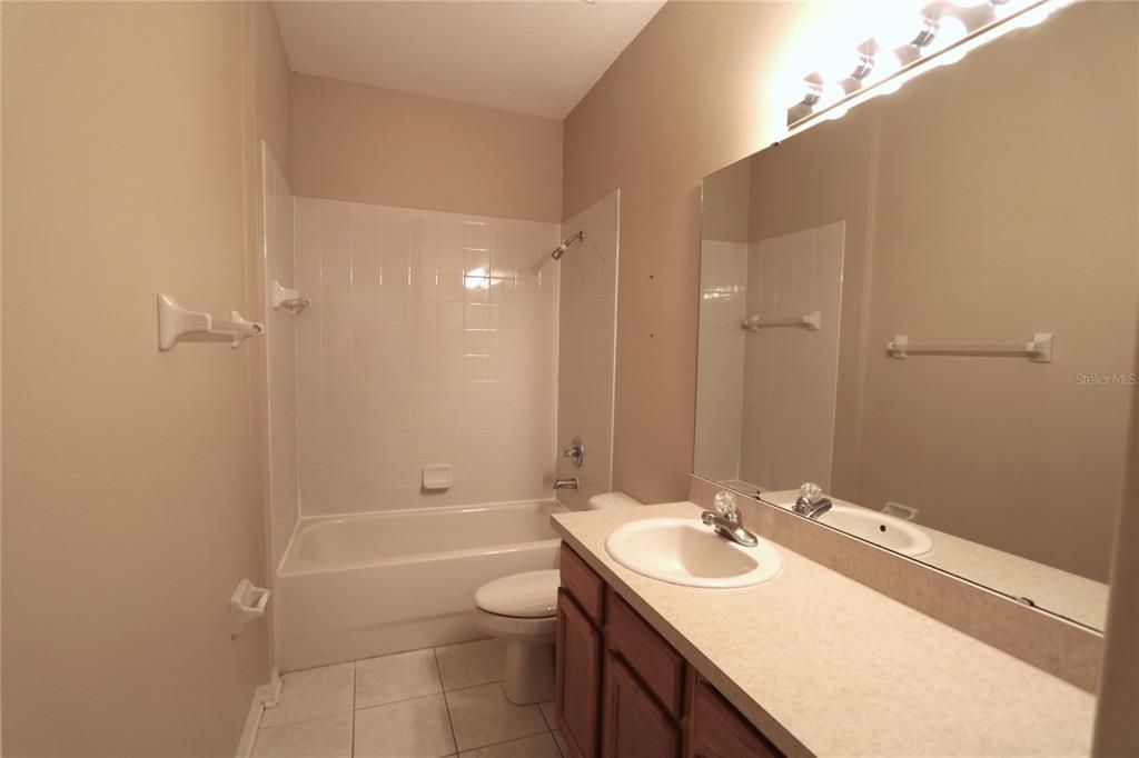 For Rent: $2,100 (3 beds, 2 baths, 1622 Square Feet)