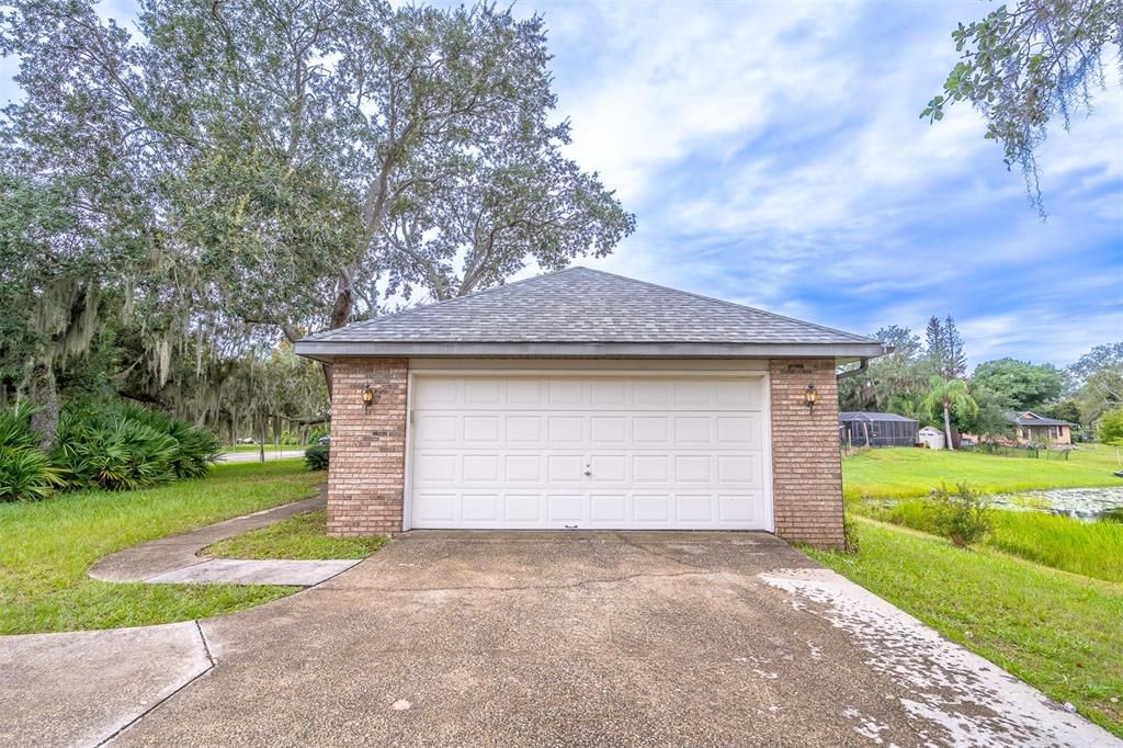 For Sale: $400,000 (3 beds, 2 baths, 1805 Square Feet)