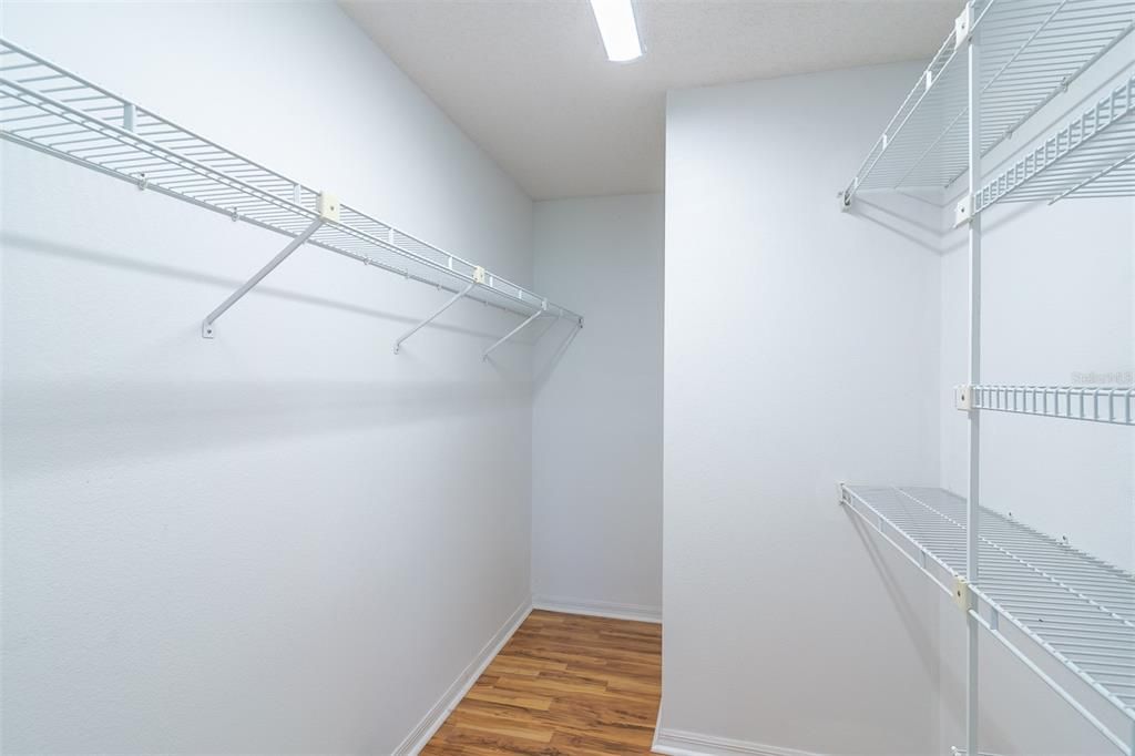 For Sale: $400,000 (3 beds, 2 baths, 1805 Square Feet)